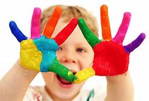 Child with painted hands 